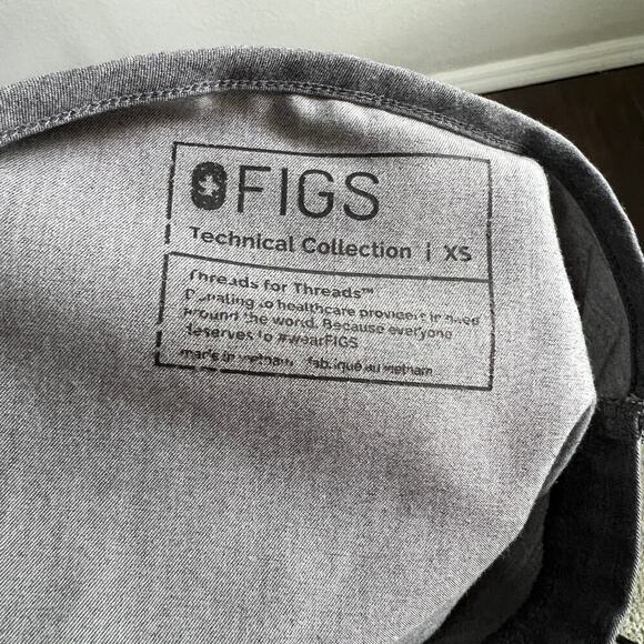 Figs Casma Scrub Top Women's XS Gray 3 Pocket Work Uniform V-neck Nurse Doctor - Picture 6 of 7